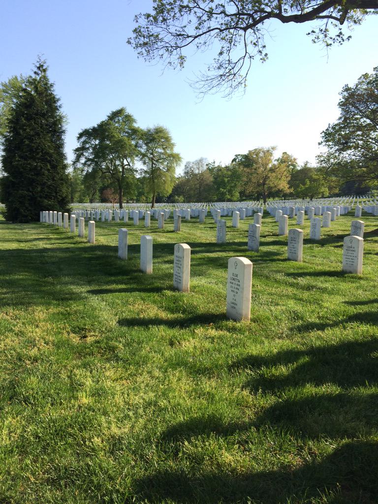 cwong2015's tweet photo. The Arlington National Cemetery is 604 acres, which is 604 football fields!! #dcskylion http://t.co/2ic2iDnPKk