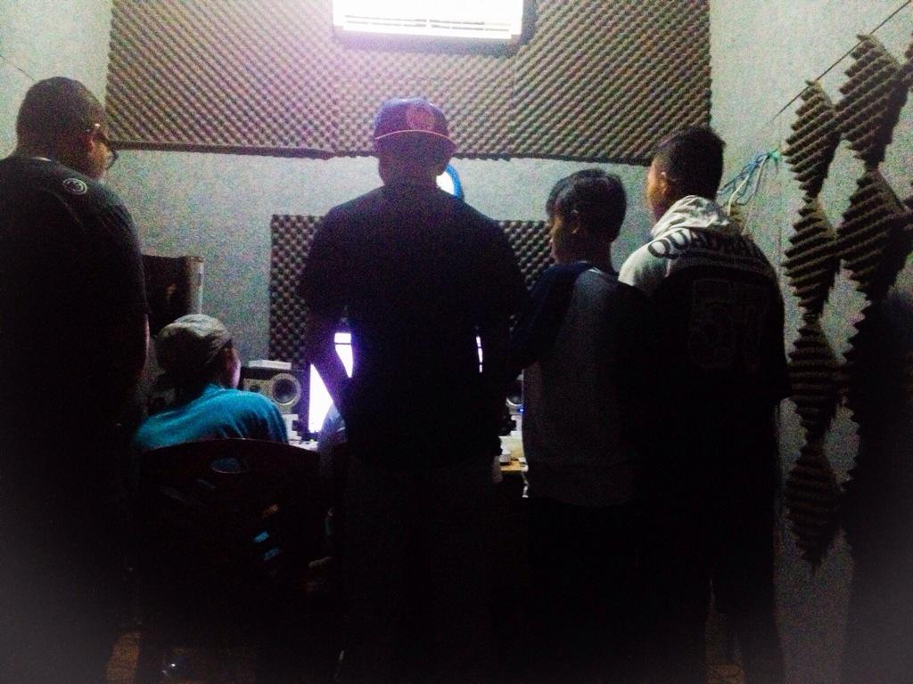 Edisi Record lagu "Sahabat" semangat kakak kakak <a href="/tpkmthaha/">topik .</a> @hendrikdeeje @fachri13fauzi <a href="/katajae/">Myname Jaenuri</a> <a href="/AldianoZMT/">Aldiano Zio</a> &amp; Vocal