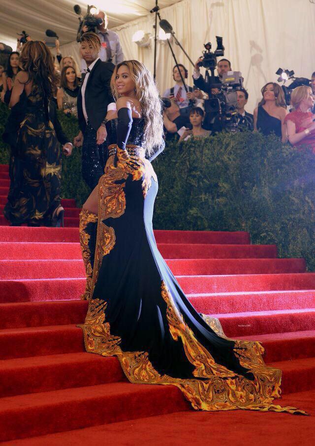 janosrauhler's tweet photo. BUT JUSTIN AND BEYONCÉ MATCH I http://t.co/0HQh6oQGr8