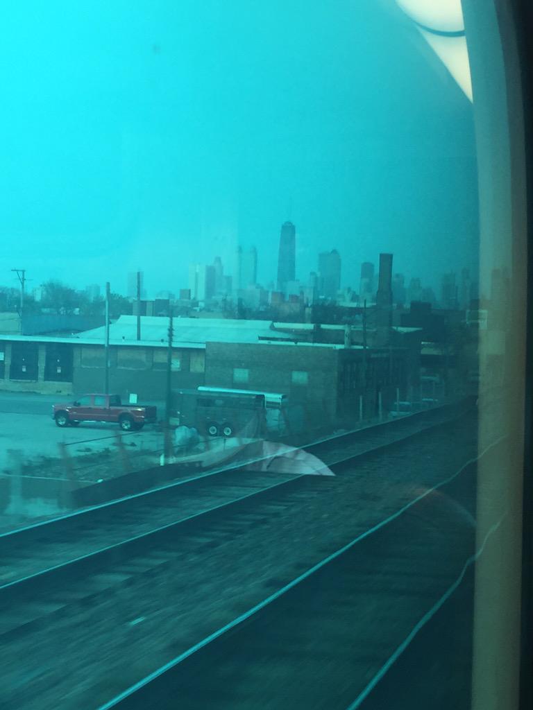 FormulaSystems's tweet photo. Always nice coming into our beautiful US base of operations! #Chicago #Skyline #SoManyElevators #SoManyEdges http://t.co/1SsNBiXIRj