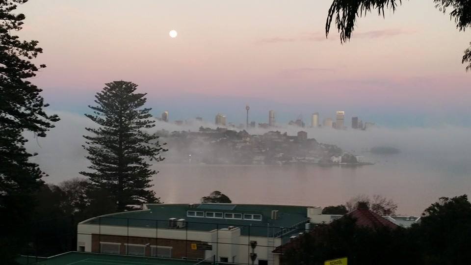 What a site this morning, if i had an art class today i would be cracking out the pastels #acuedu_p #Sydneysunrise