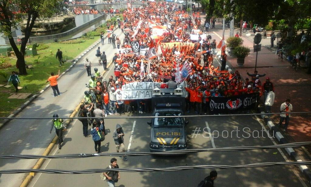 Semangat teman-teman  the jak mania, tetap tertib yah <a href="/Persija_Jkt/">Persija Jakarta</a>  #PowerOfJakmania