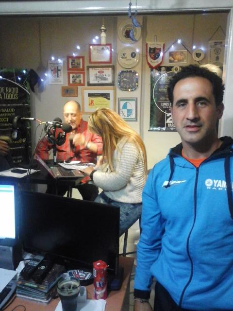DanielSeder's tweet photo. En breve salimos por @22YARDASRUGBY junto a @humanplay @Javiturriaga @CorriendoArg http://t.co/orfBKJi34T