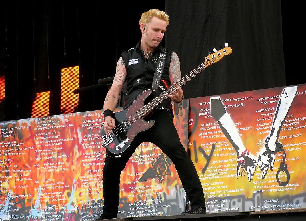 Happy Birthday Mike Dirnt (Green Day )     