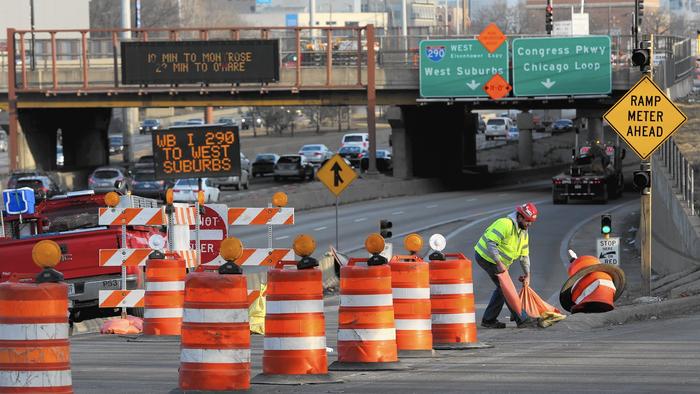 chicagotribune's tweet photo. Illinois' taxes, infrastructure turn off foreign investors, survey finds http://t.co/l8XvDxAMxa http://t.co/GVQf5FxQIt