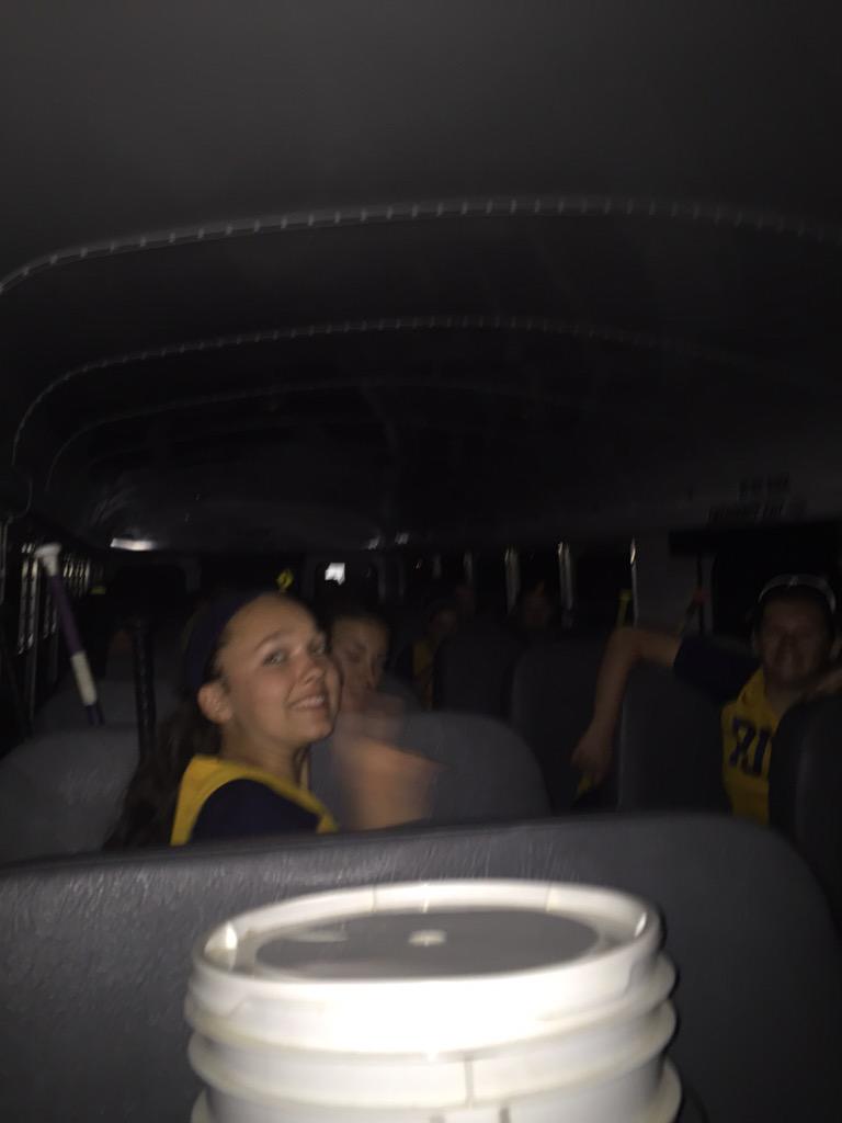 Amanda Knight tweet media