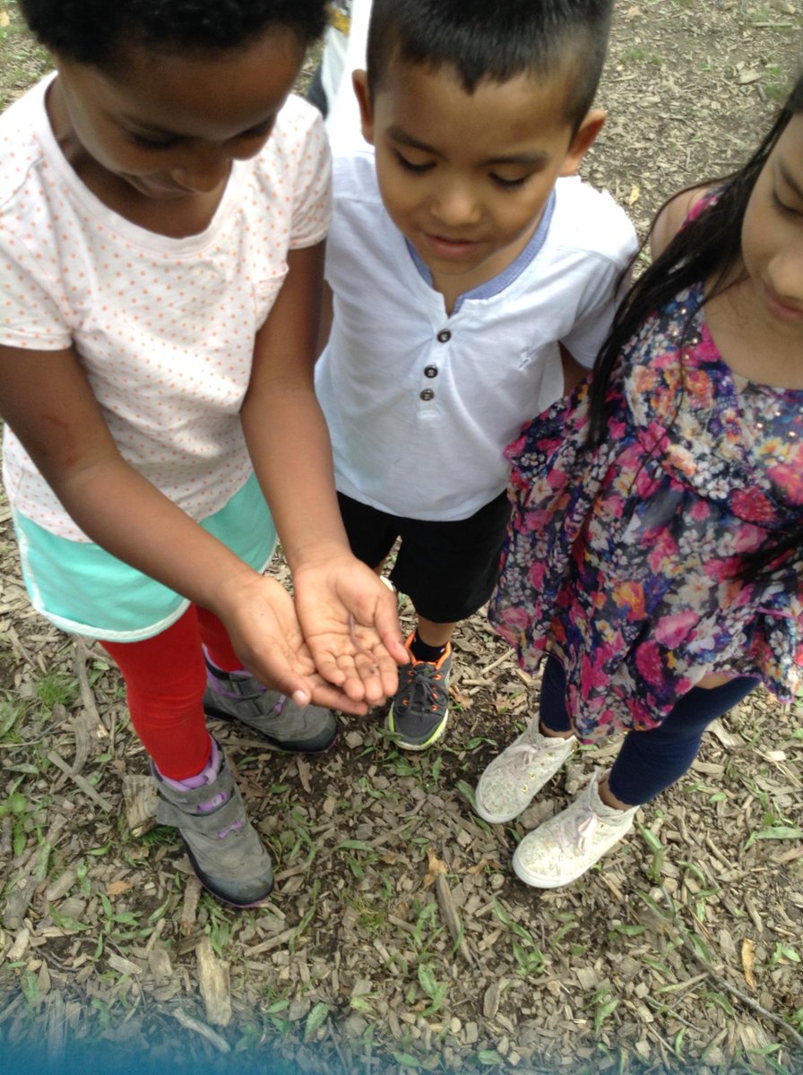 CdeMoxo's tweet photo. Heller Nature Center-perfect setting to continue our exploration of plants. Thanks to the great staff.#112pride #pdhp http://t.co/2TAuV1fQRH