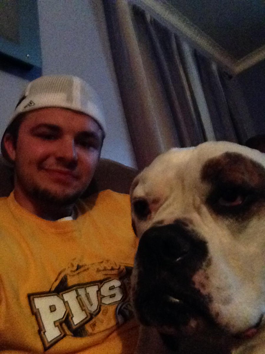 414daveyj's tweet photo. Me and Jr chillin http://t.co/kwABAsDrM6