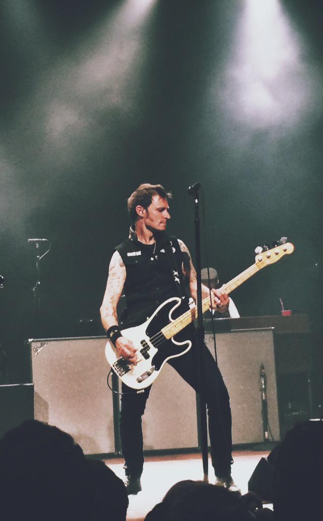 Happy birthday Mike Dirnt! 