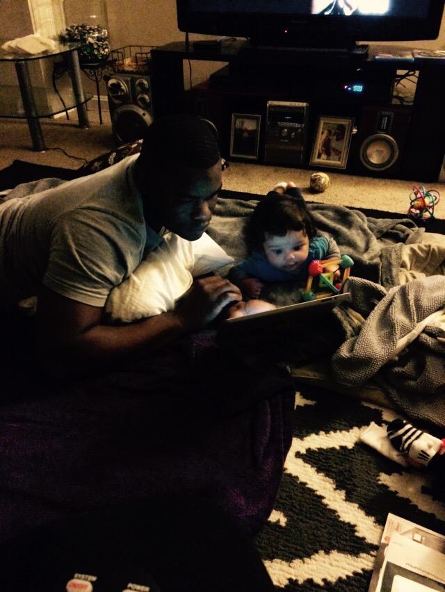 Bolo_Hannah's tweet image. Oh gosh now their both obsessed with the iPad ! #gamers #tolittle