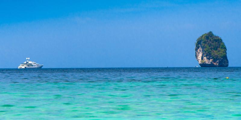 Princess_S_E_A's tweet photo. Princess Yachts Charter @ http://t.co/JX633J146n http://t.co/A6VGFkG6C6