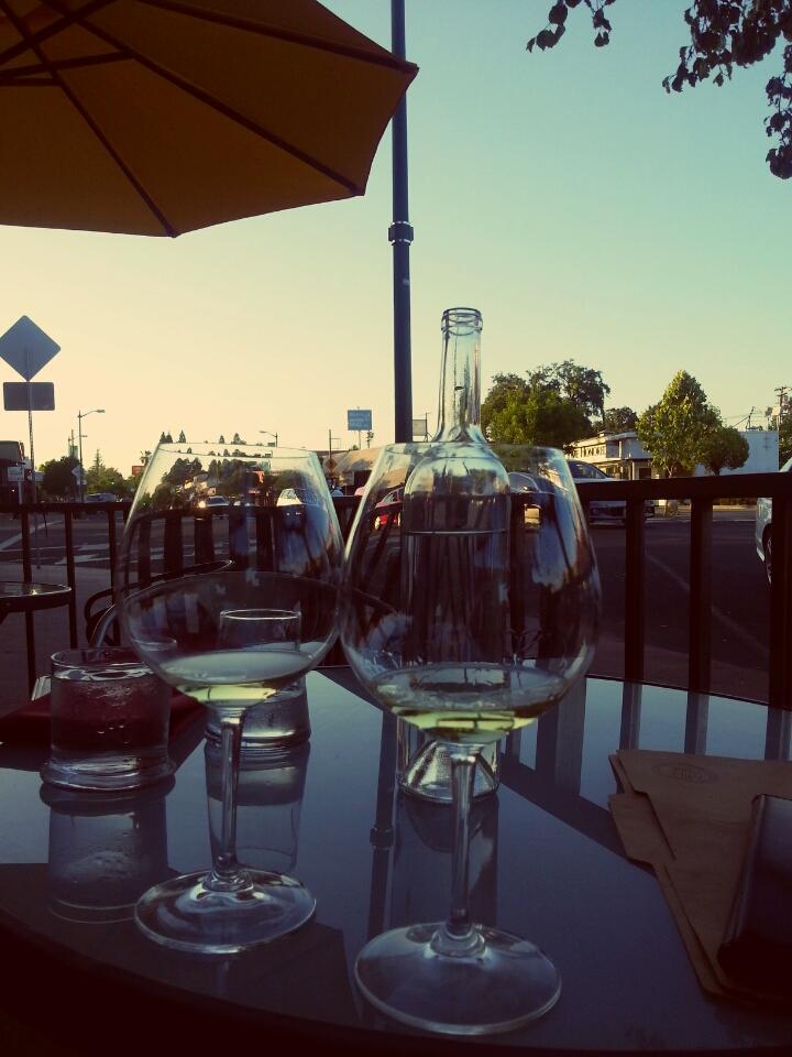 milewinecompany's tweet image. Nice wind down to this fantastic Monday.