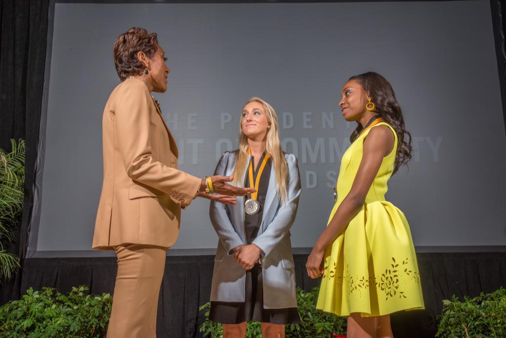 IyoniaBoyce's tweet photo. Speaking with @RobinRoberts at #PruSpirit2015 #InspiringAdvise #LifeChangingSpeech #Honored @PruSpirit #Greatful http://t.co/6EM3kofysF