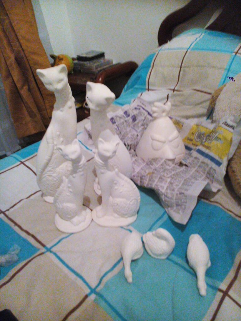 EmiMizuki2's tweet photo. @RivaPopMusic  @MateoRamirez  @TATOOJEDAA @CuadernoTR3CE  miren el regalo de las madres para mi mama que dicen!?😊😊😊 http://t.co/f3hGAEdsv7