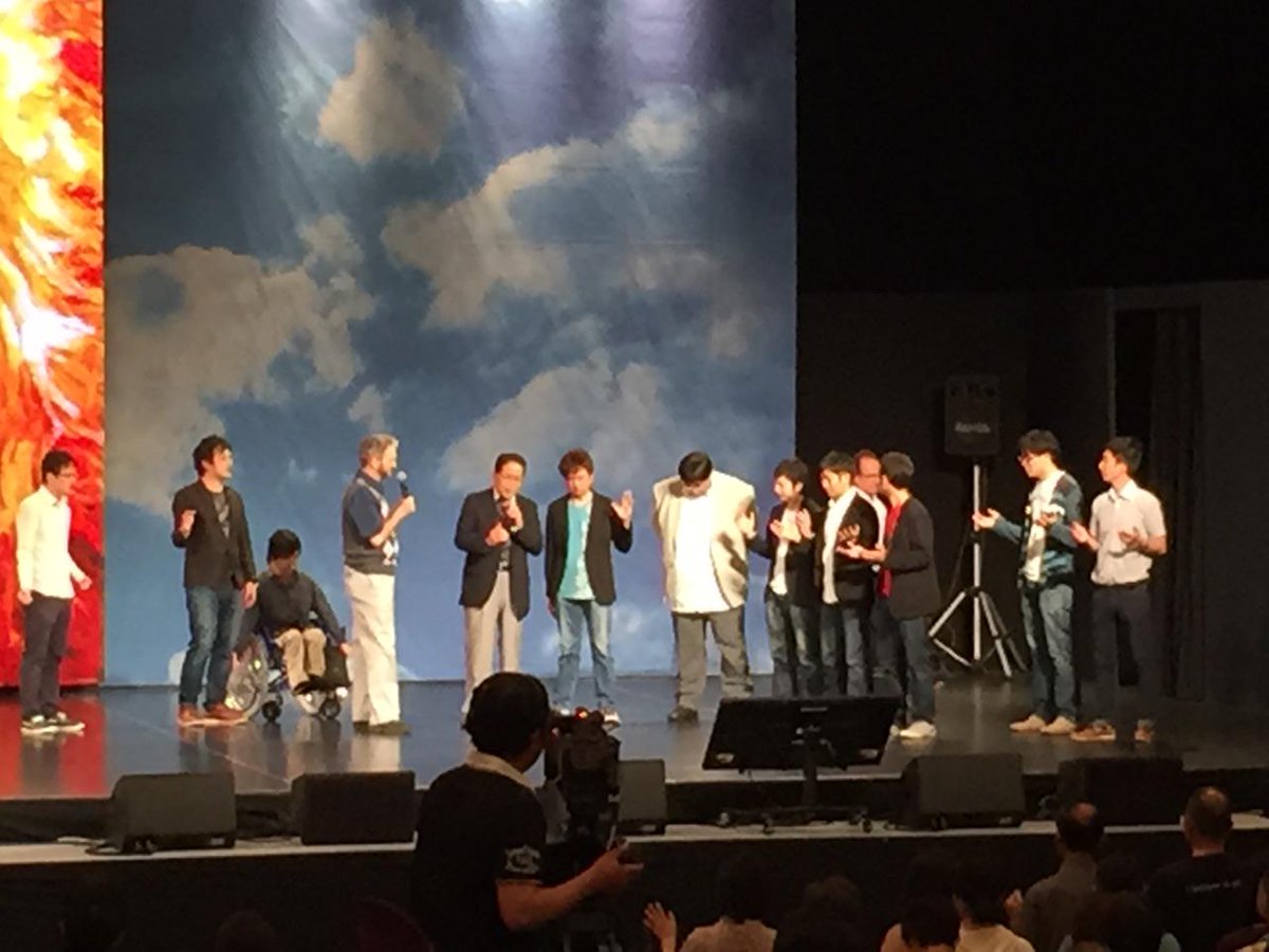 HLJH8008's tweet photo. 父と子の絆の回復。村上師と息子世代の牧師の一致。 #ギャザリング http://t.co/9i7rvLfEfc