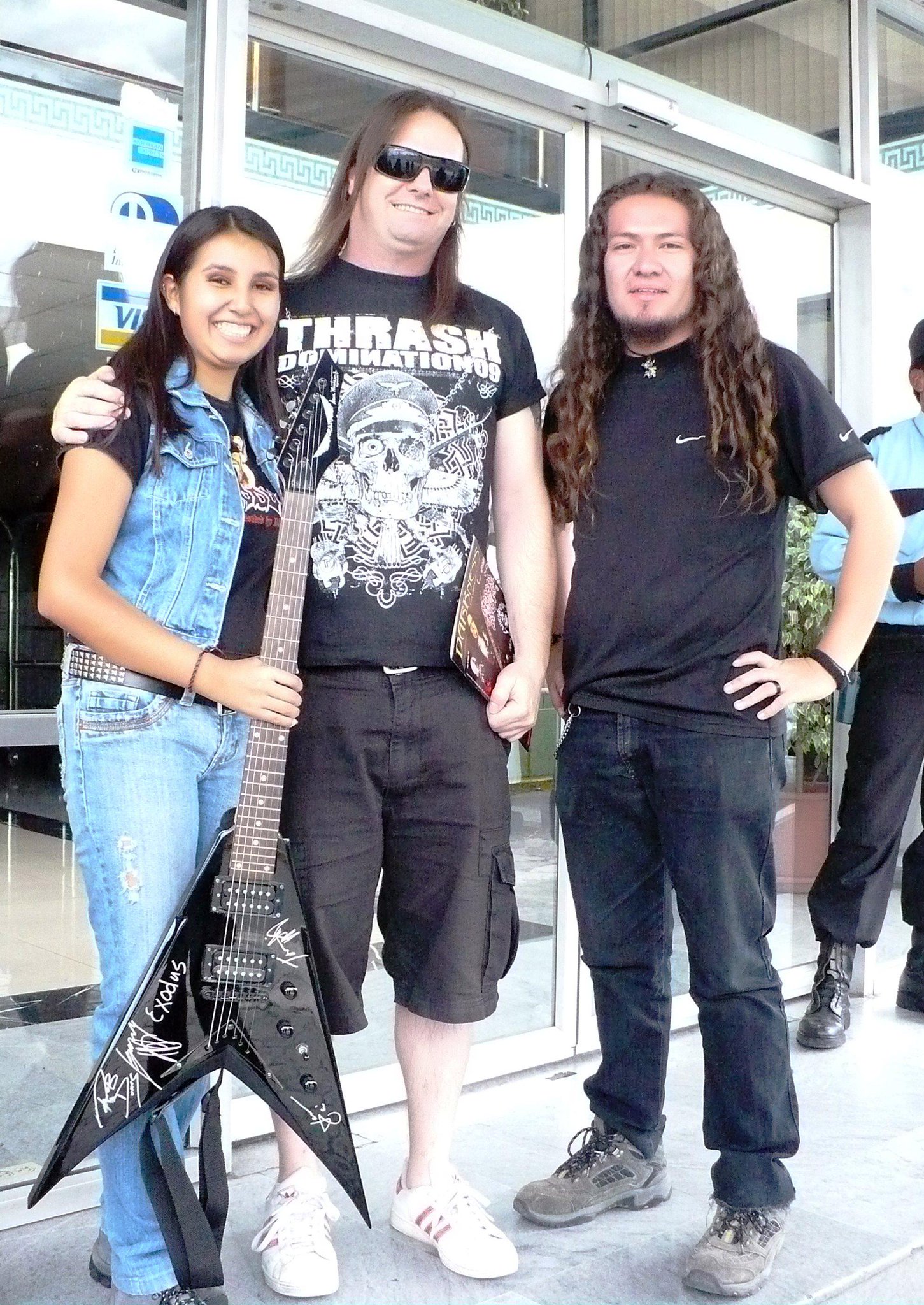 HAPPY BIRTHDAY GARY HOLT, AND GUITAR.
SOME YEARS AGO IN QUITO, ECUADOR!!! 