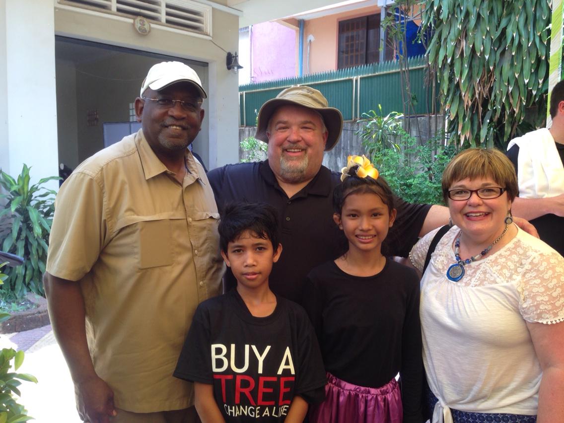 DMGriffis's tweet image. 2 of the beautiful children of The Hope House, Cambodia with Ken Hill, myself and Judy.#communityforgood