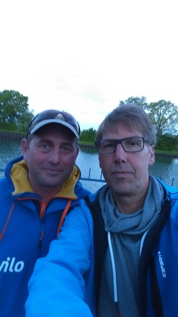 gromek63's tweet photo. Mit dem Ex Weltmeister Peter Thiede gleich auf Sendung am Dortmund Ems Kanal. http://t.co/620Bl3Wf2h