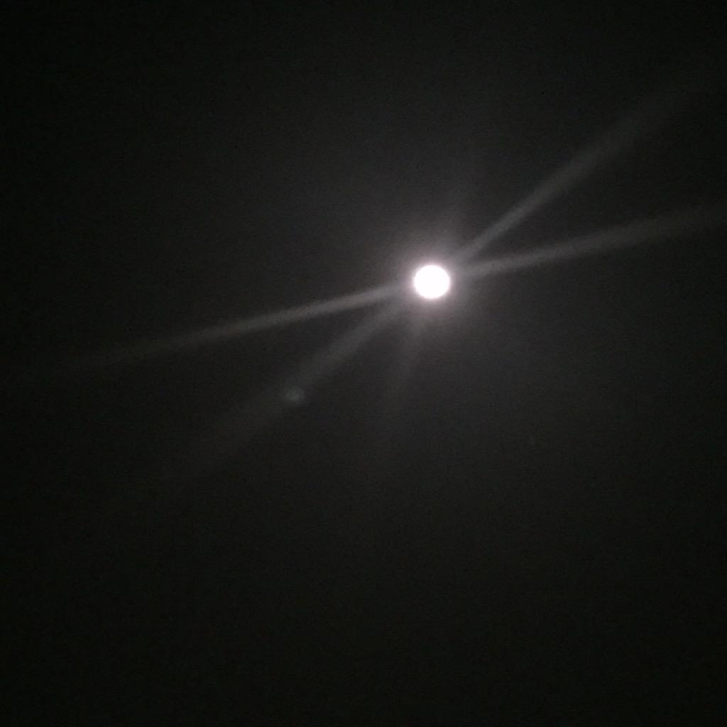 smosselli's tweet photo. No puedo dejar de mirar 🌕 luna solar #noches http://t.co/XWVCz4PmNT