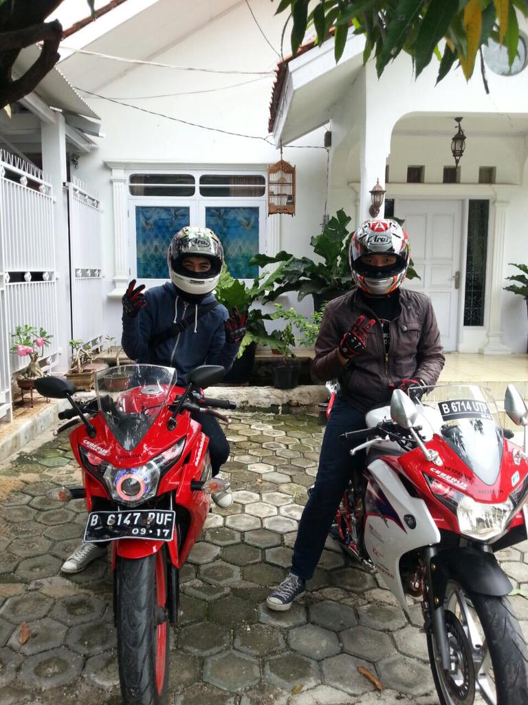 Fachrimuhammad's tweet photo. mari😆 http://t.co/63te1V4EcM