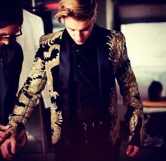 JustinCrew's tweet photo. Check out olivier_rousteing's latest posts on instagram. #MetGala http://t.co/2Q12Hxlzfh