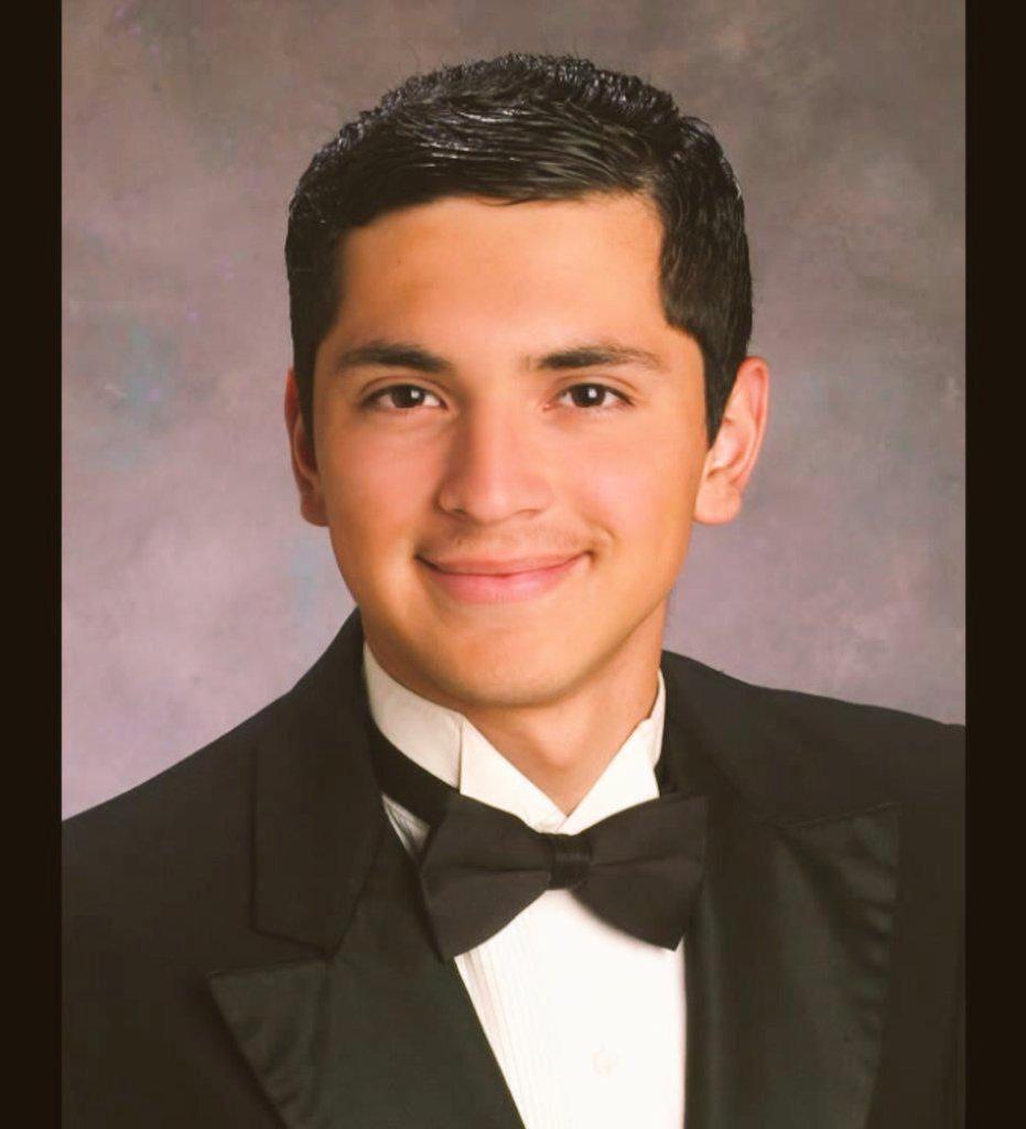 CutiesNapa's tweet photo. @carlitosz_24 Vintage High School #Funniestguyatvintage #favorites http://t.co/iSvPLvDUuO
