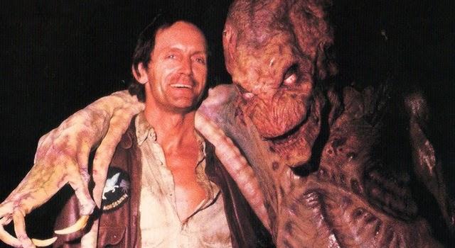 Aquí ya de fiesta con un amigote...
Happy Birthday, Lance Henriksen!!!!! 