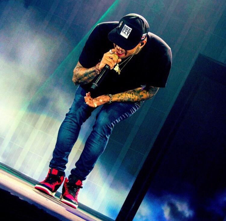 Happy Birthday to my not shit ass bae chris brown. baby i love you.    