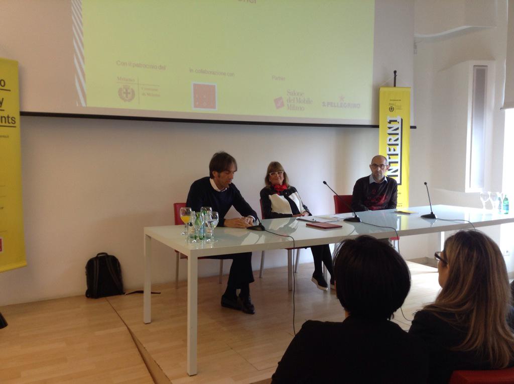 graziacasait's tweet photo. Lo chef Davide Oldani protagonista di #Foodmeetsdesign del programma @expocityevents  di @mondadori @ExpoinCitta http://t.co/dnRPCFWlD9