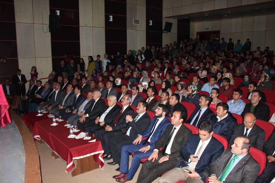 DAGKFED's tweet photo. Geleneksel Gençlik Buluşmalarının 7.'sinde @UstadPakdil beyefendi konuğumuz oldular. @genckonfed @ensarkaya13 http://t.co/ExCHuSQmCp