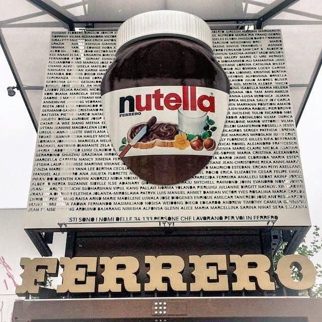 timbalesss's tweet photo. Hanno scritto i nomi di tutti i dipendenti.
La Ferrero si distingue sempre!!!

#Expo2015 #Ferrero #Nutella http://t.co/wi5CufTfHF