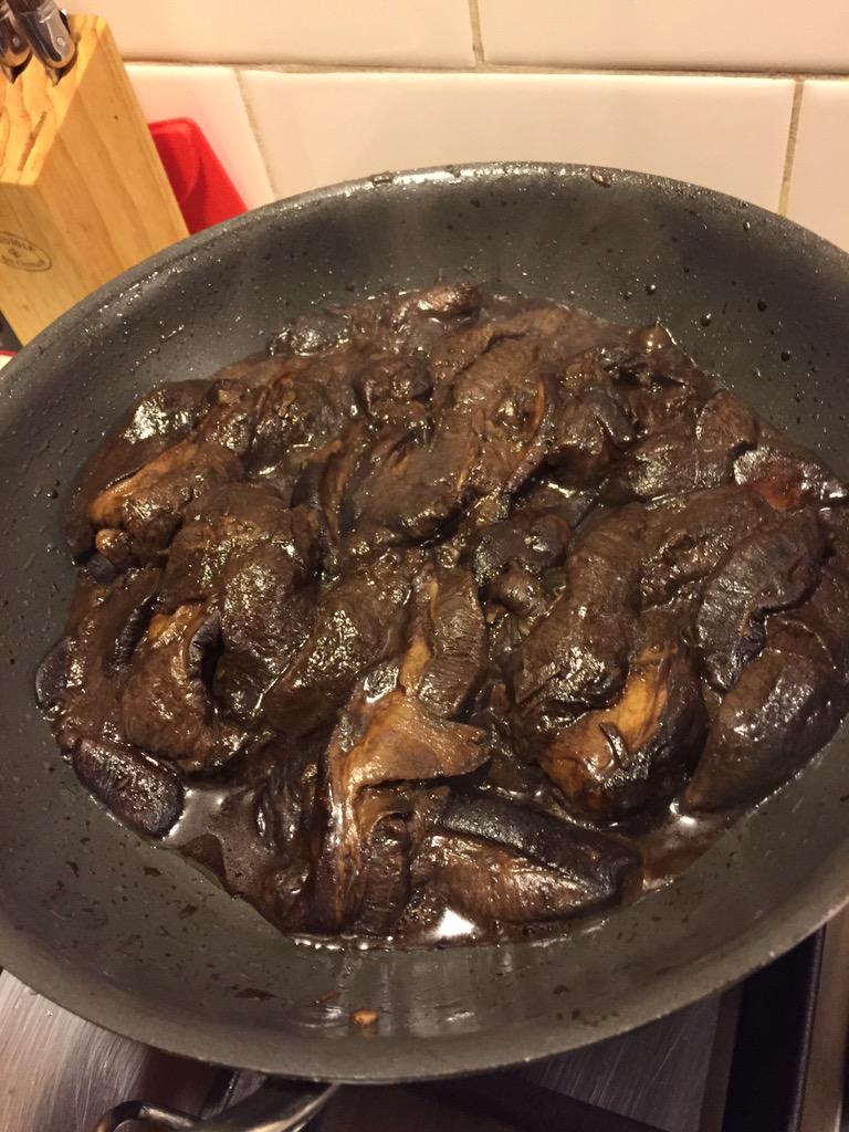TruffleDaryl's tweet photo. @YarraValleyTruf birch bolete goodness!!! http://t.co/iQQr0Kt1U8