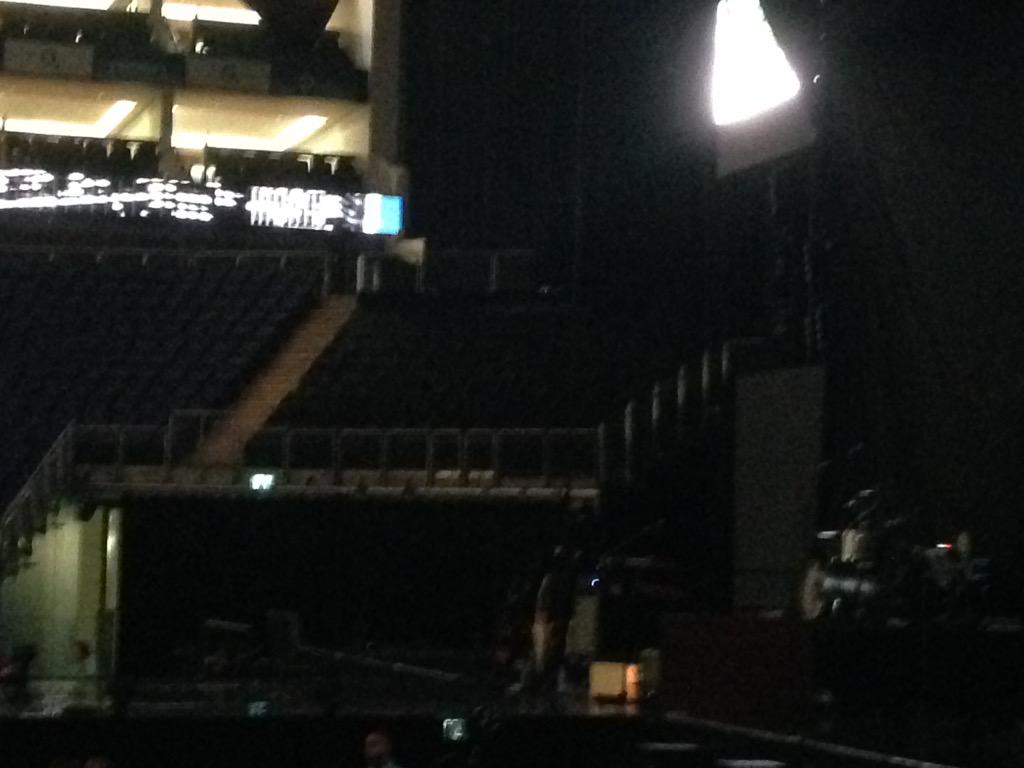 Tash_Luff's tweet image. Front Row Waiting #NeverBeenBetterTour