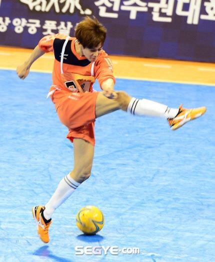 CEOHBQIUgAEBZlQ.jpg:large