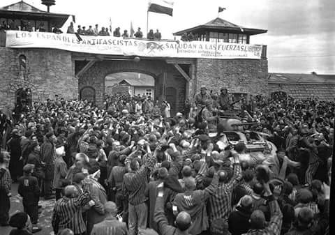 amauthausen's tweet photo. Avui fa 70 anys de l'alliberament del camp de Mauthausen. No oblidem! #MaiMés #NoPassaran http://t.co/QuSfPqeEm7