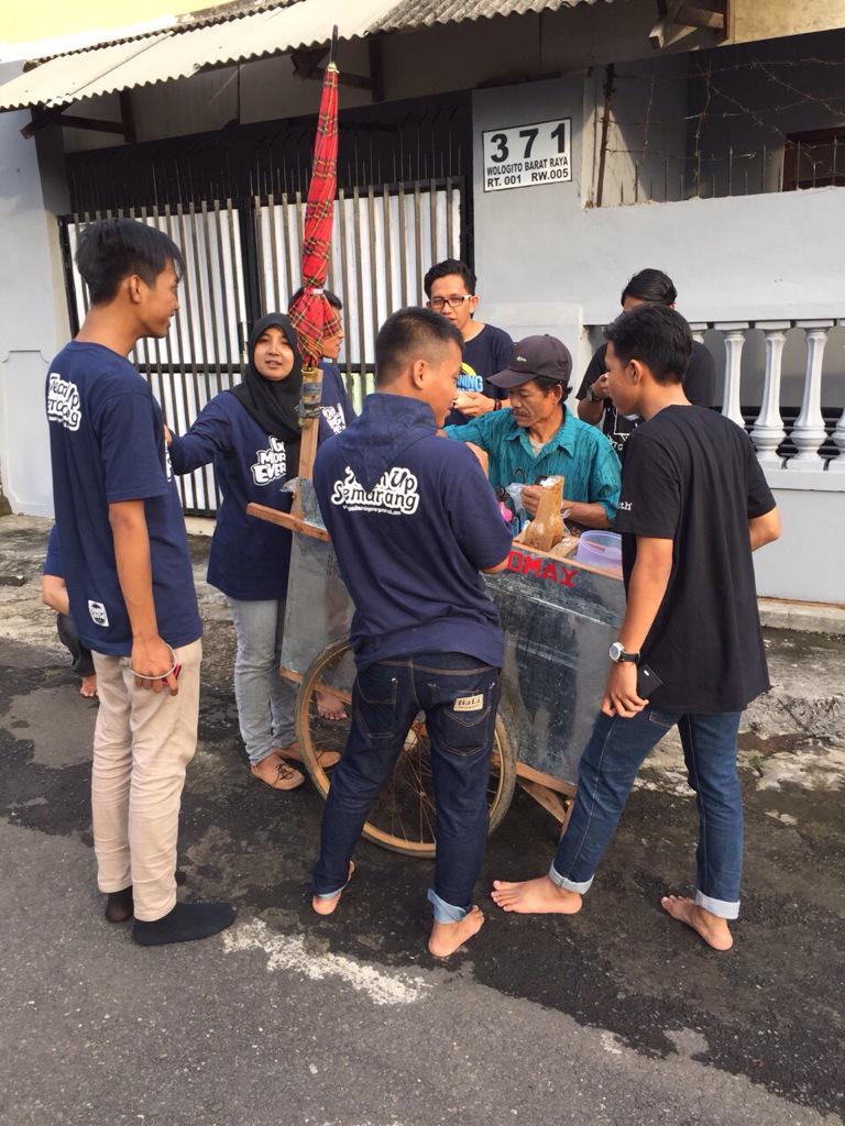 Ini nih yg ga bisa terbayar dengan apapun. Bberapa player dan crew ramah tamah nyiomay bareng dgn bbrapa Team Up :))