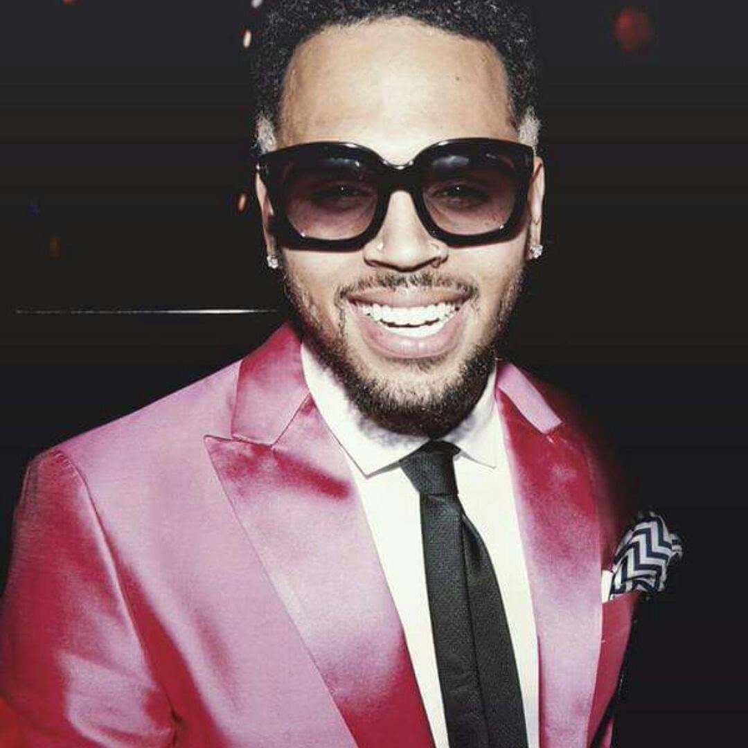 HAPPY BIRTHDAY to my IDOL/INSPIRATION CHRIS BROWN I love this guy so much lol 