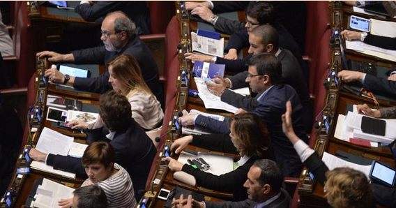 sole24ore's tweet photo. #Italicum entrerà in vigore da luglio 2016. Ecco come si voterà con la nuova legge elettorale http://t.co/xW46WOdECU http://t.co/CUoTUCjcth