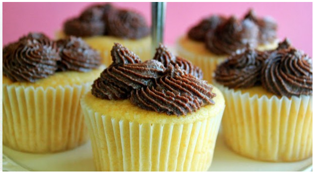 glikesintages's tweet image. glikesintages.blogspot.gr/2015/05/cupcak…
CUPCAKES ΒΑΝΙΛΙΑΣ ΜΕ ΣΟΚΟΛΑΤΕΝΙΑ ΒΟΥΤΥΡΟΚΡΕΜΑ