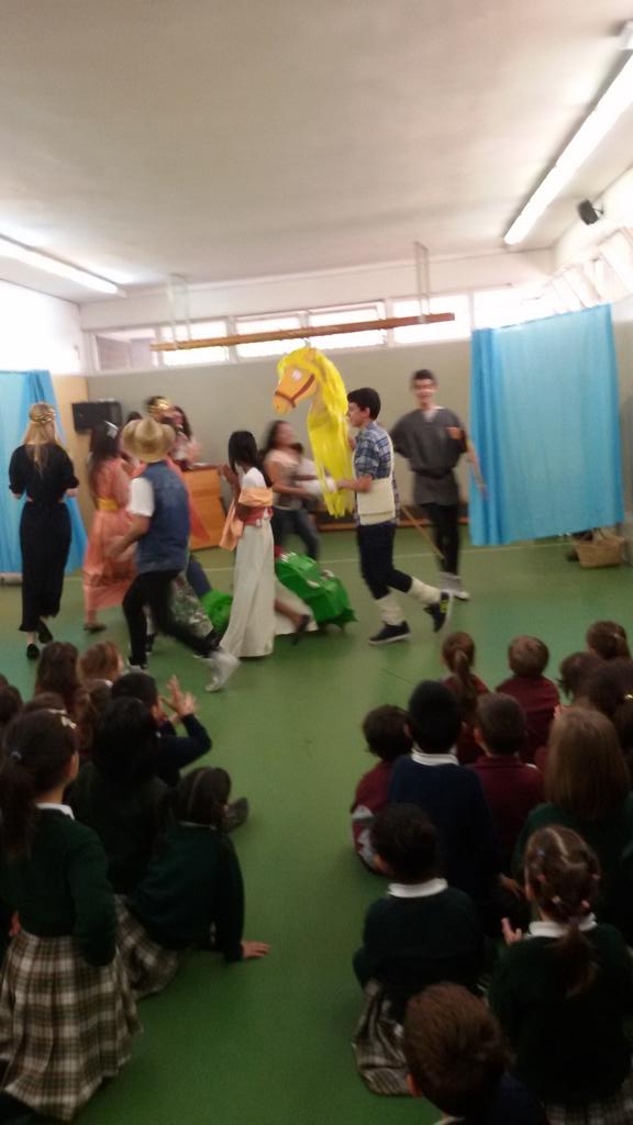 Ricordando il giorno di San Giorgio alla @Safa_Urgell  :Prog.Erasmus + OPEN ROADS TO EUROPE - <a href="/OTTAVOCIRCOLOPC/">OTTAVOCIRCOLOPC</a>