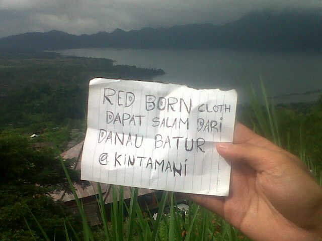 Salamnya dari luar kota, jauh-jauh juga tapi meski begitu persaudaraan tetap dekat. Thanks guys ;)