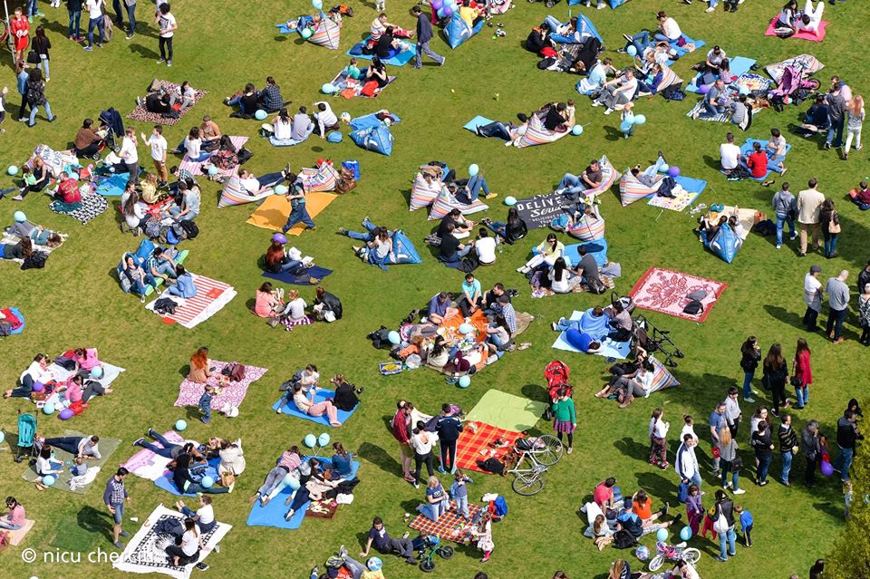 cluj2015's tweet photo. Labour Day in #Cluj2015! Over 5.000 people attended Picnic in the Park! http://t.co/ZJZfM7lSGJ