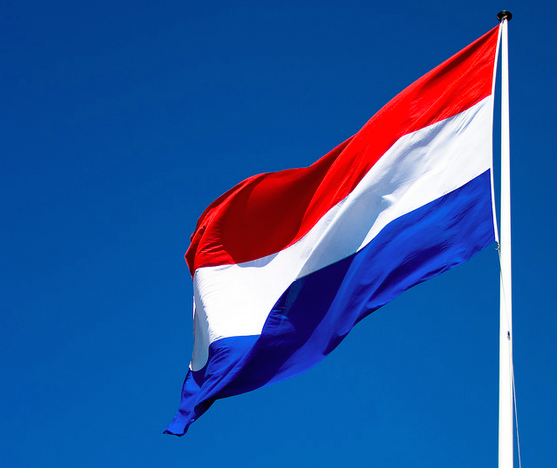 FaberVlaggen's tweet photo. #Bevrijdingsdag Uitgebreid Vlaggen (zonder wimpel). 70 jaar geleden eindigde WOII. #flickr https://t.co/hwV5zqX7Jp http://t.co/DBoqlDdkug