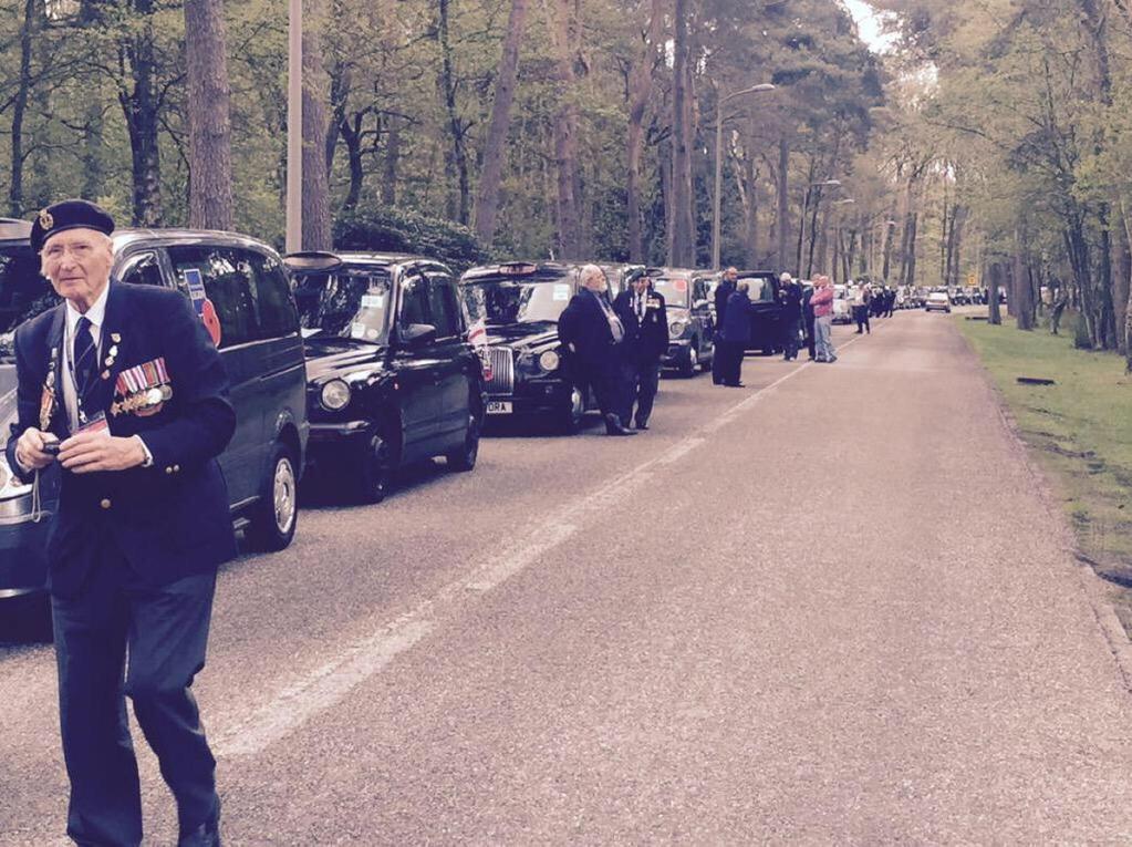 MrCliveC's tweet photo. The @TaxiCharity took 160 WWII Veterans to Arnhem over the weekend in 100+ Black cabs. Sadly not a word in the media http://t.co/iPMuNMeqRU