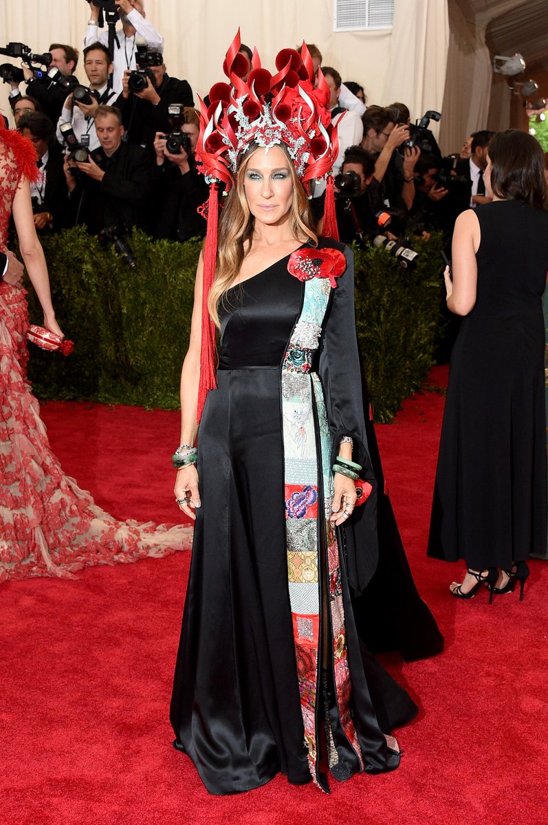 MasModelos's tweet image. Hay una actriz –solo una– que siempre, siempre respeta el 'dress code' de la #METGala: SJP bit.ly/1PkD7y1