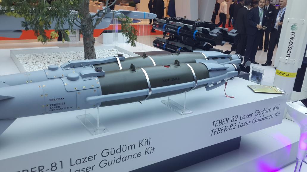 معرض الصناعات الدفاعية العالمي IDEF'15 ينطلق في إسطنبول CEOzal8VIAEEV_M
