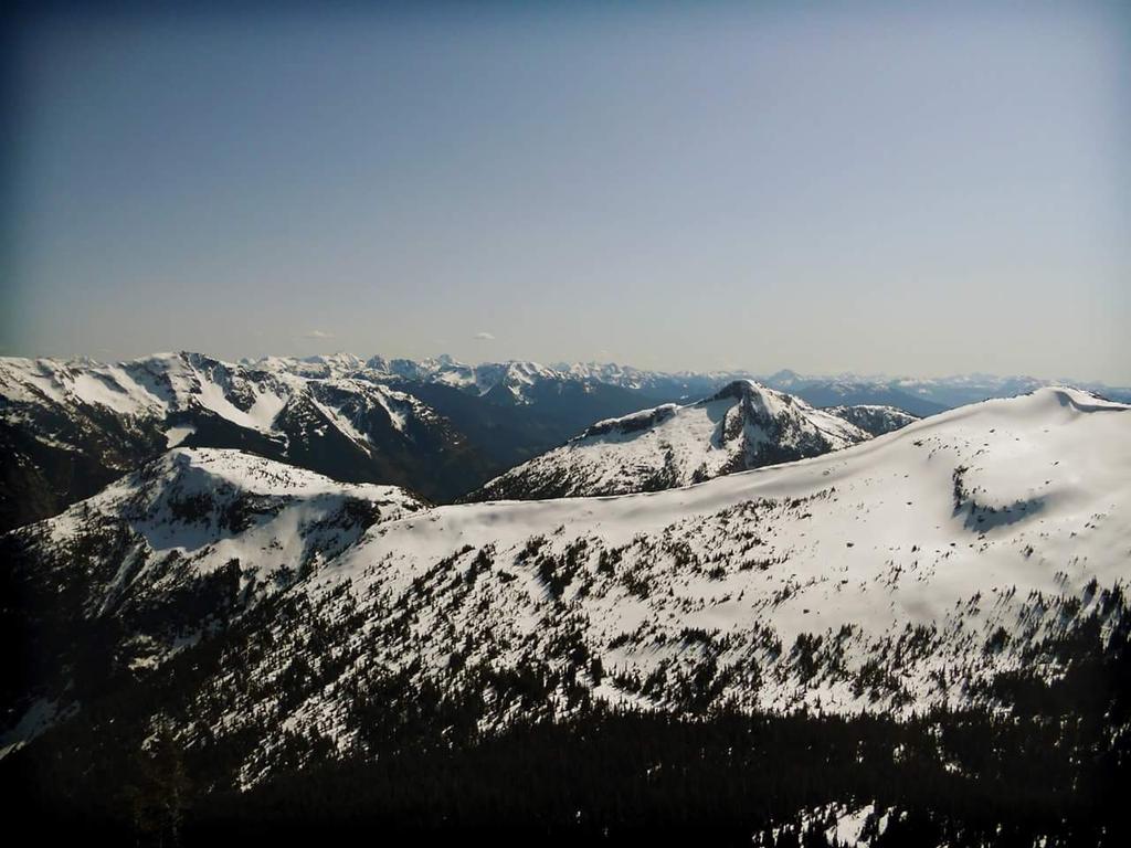 nitwild's tweet image. Hiked to Needle Peak this Sunday. Tough with deep snow, but perfect weather &amp;amp; beautiful views. #adventure #hikebc