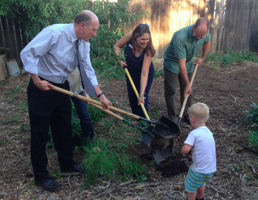 WayUpSac's tweet photo. #WayFresh gardens help community members, young and old, develop healthier eating habits as well. #BIGDoG2015 http://t.co/dB5hkQ9iGT
