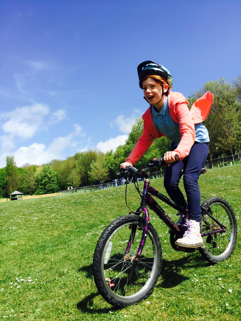 bikeitben1's tweet photo. Bikes + beats = fun at Coldean with @ActiveBeatsUK @sustrans @puncture_kit http://t.co/imgwHL8LbD
