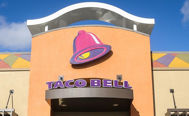 MidtownerVillge's tweet photo. #TacoBell giving away #free tacos for #CincoDeMayo! http://t.co/izzzXISfY5… http://t.co/HlvZhQUhKY http://t.co/UN7CxEd5Hg